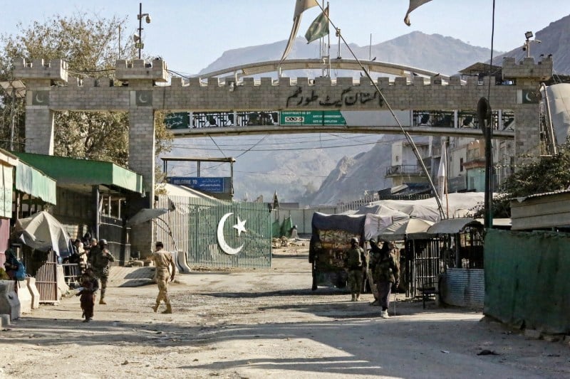 19 Soldiers Dead as Taliban Attacks Pakistan Posts